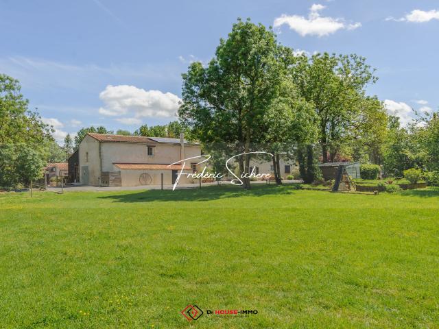 Maison 10 pièces 495 m²
