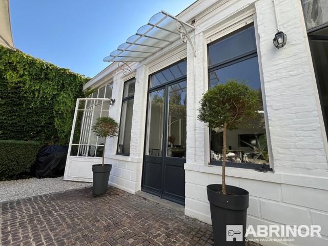 Maison 10 pièces 400 m²