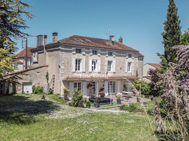 Maison 10 pièces 400 m²