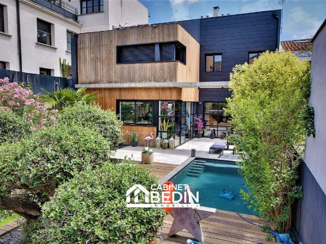 Maison 11 pièces 400 m²