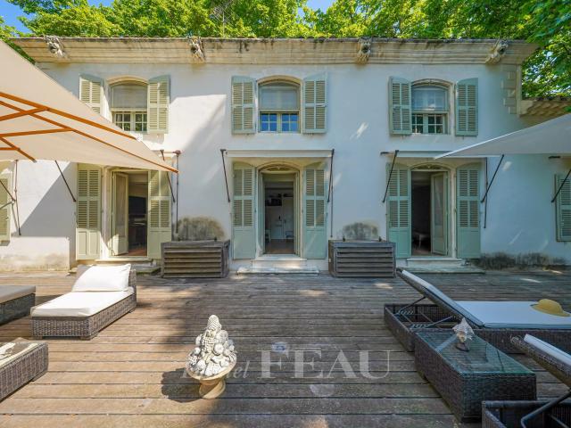 Maison 10 pièces 400 m²