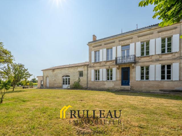 Maison 10 pièces 400 m²