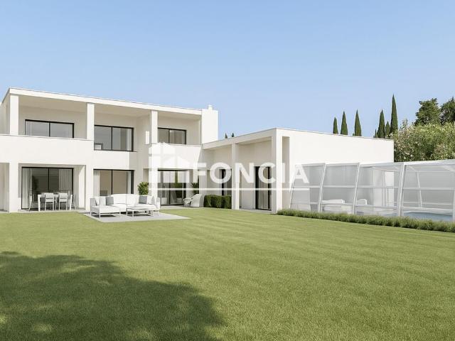 Maison 10 pièces 400 m²