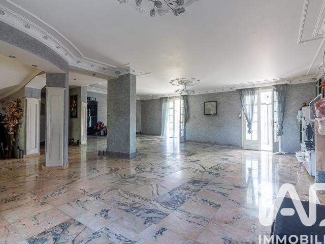 Maison 10 pièces 400 m²