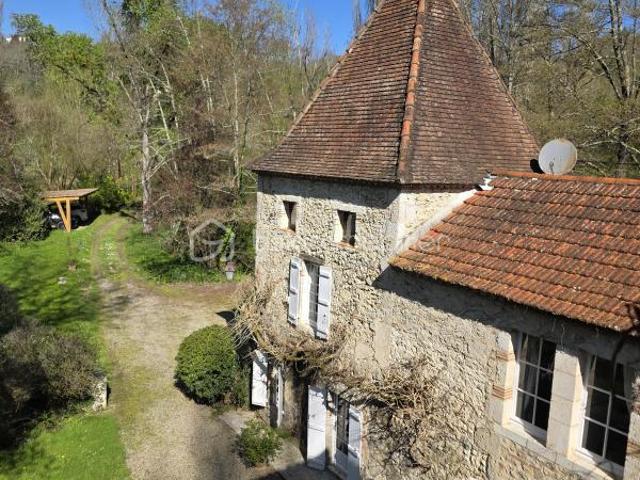 Maison 10 pièces 402 m²