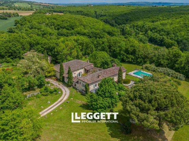 Maison 10 pièces 414 m²