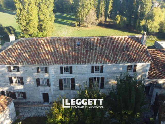 Maison 10 pièces 415 m²