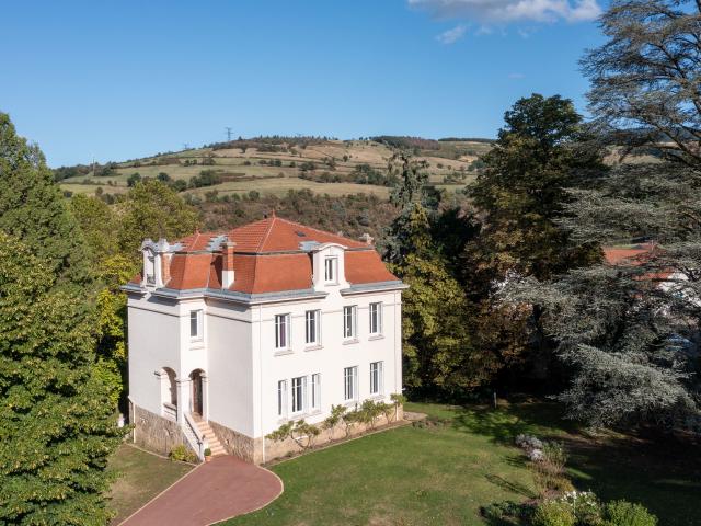 Maison 10 pièces 418 m²