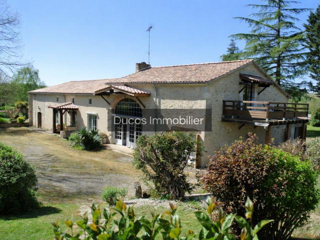 Maison 10 pièces 418 m²