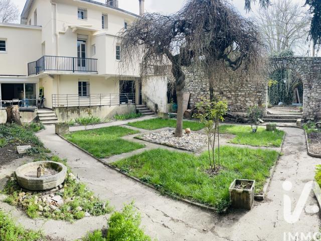 Maison 10 pièces 420 m²