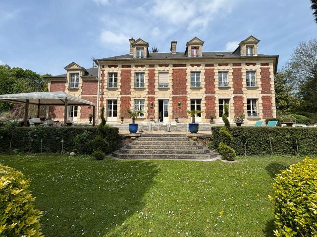 Maison 10 pièces 420 m²