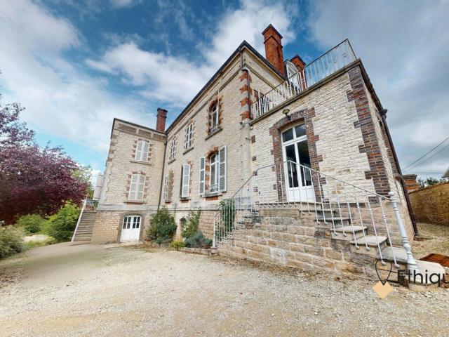 Maison 10 pièces 424 m²