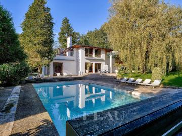Maison 10 pièces 426 m²