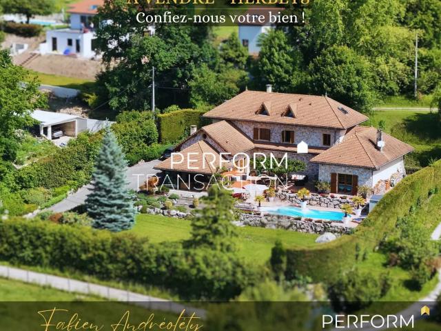 Maison 10 pièces 432 m²