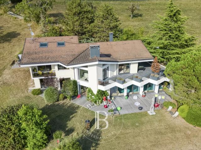 Maison 10 pièces 435 m²