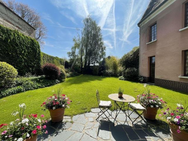 Maison 10 pièces 438 m²