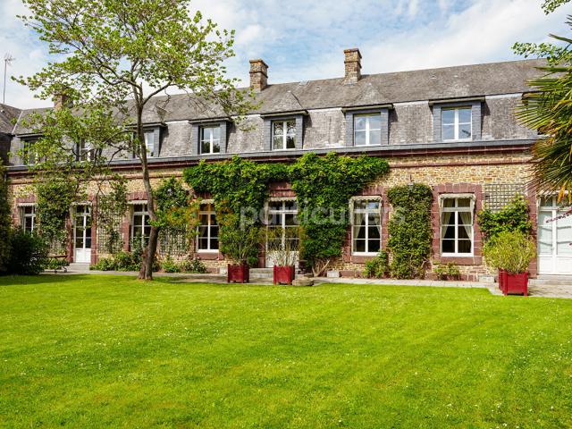 Maison 10 pièces 550 m²