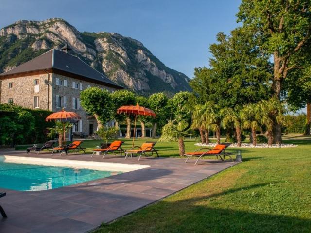 Maison 10 pièces 550 m²