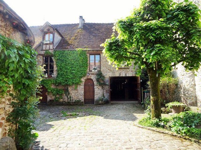 Maison 10 pièces 573 m²