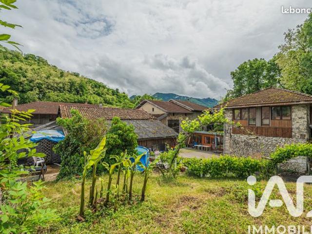 Maison 10 pièces 575 m²