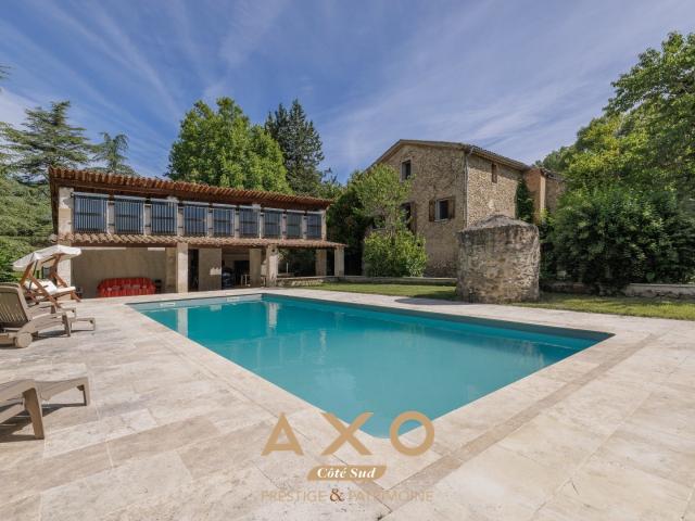 Maison 10 pièces 518 m²