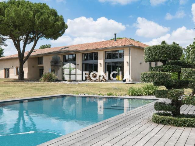 Maison 10 pièces 520 m²