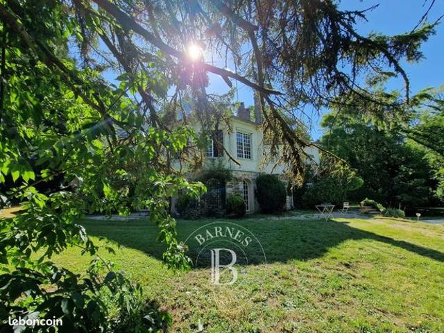 Maison 10 pièces 651 m²