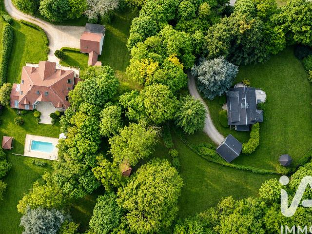 Maison 10 pièces 600 m²