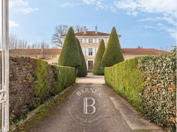 Maison 10 pièces 600 m²