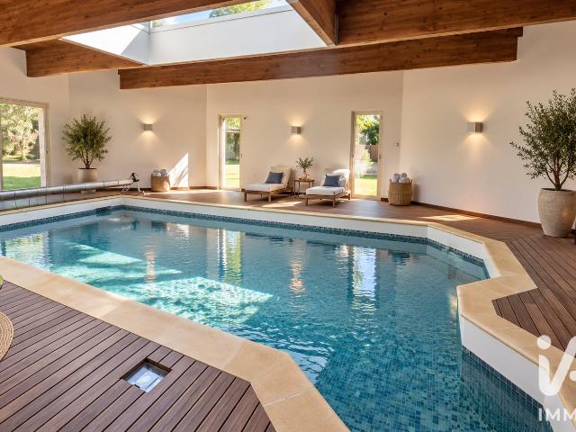 Maison 10 pièces 623 m²