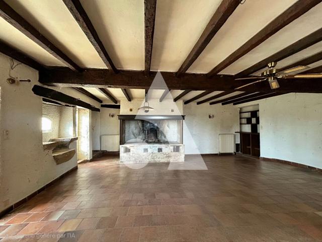 Maison 10 pièces, 6 chambres, 262m² 262m² Lamagdelaine