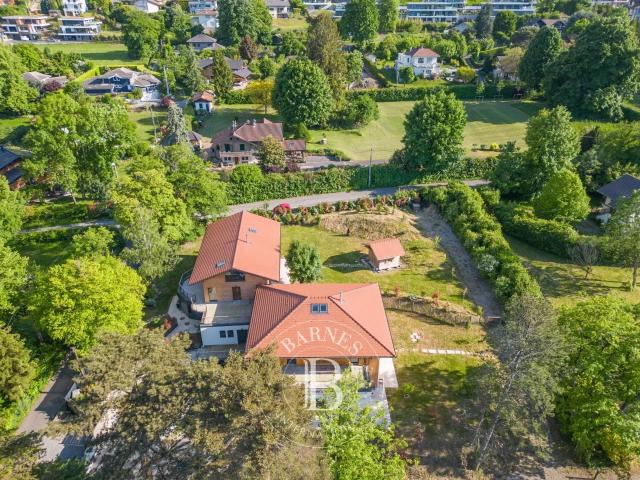 Maison 10 pièces 702 m²