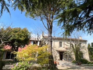 Maison 10 pièces 800 m²