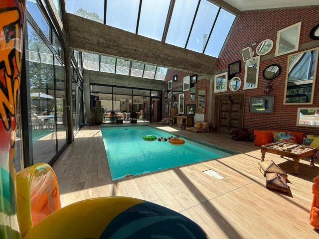 Maison 10 pièces 960 m²