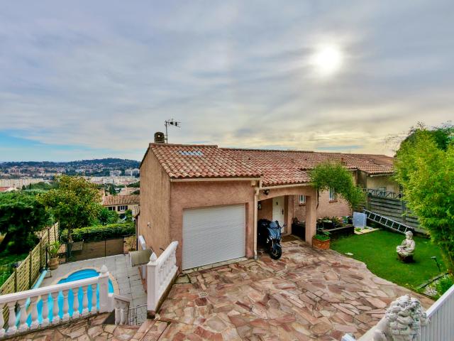 Maison 110 m2 avec piscine Toulon Ortolan