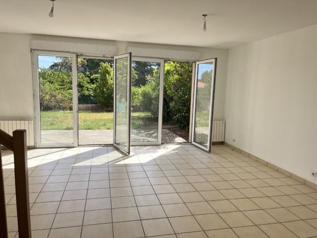 Maison, 110 m² à louer à Charly 69390