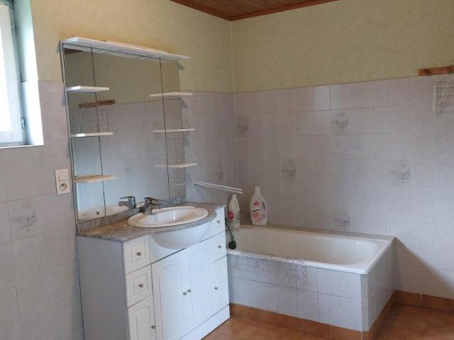Maison, 113 m² à louer à Polliat 01310