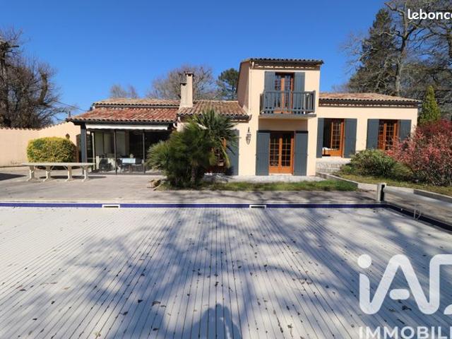 Maison 11 pièces 163 m²