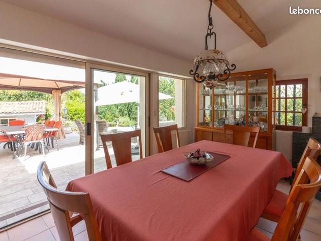 Maison 11 pièces 182 m²