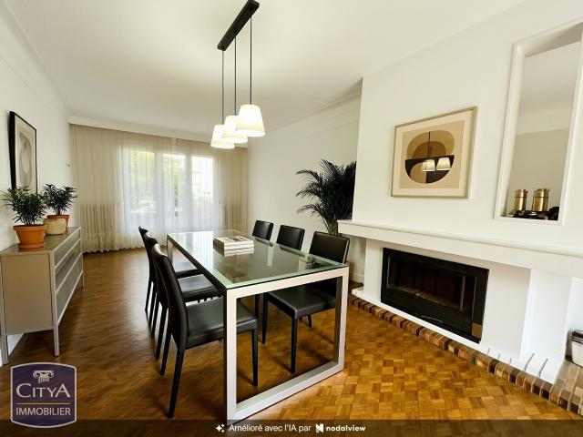 Maison 11 pièces 185 m²