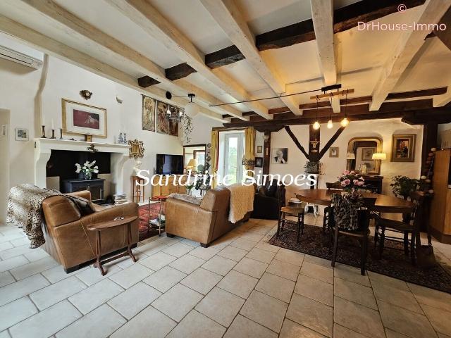Maison 11 pièces 196 m²