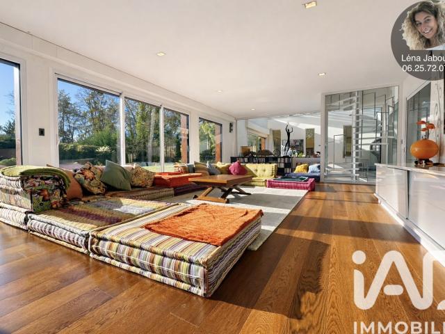Maison 11 pièces 1 079 m²