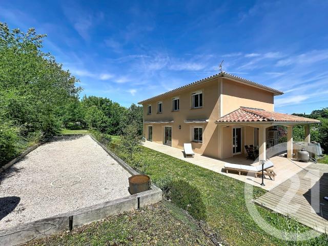 Maison 11 pièces 243 m²