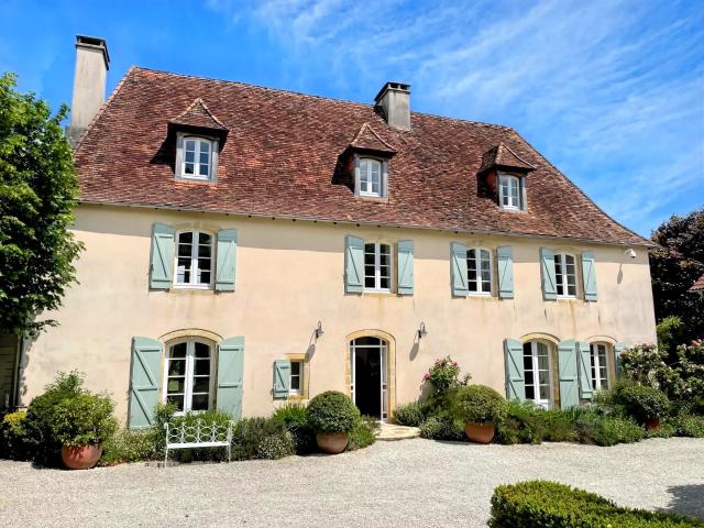 Maison 11 pièces 243 m²