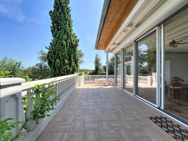 Maison 11 pièces 240 m²