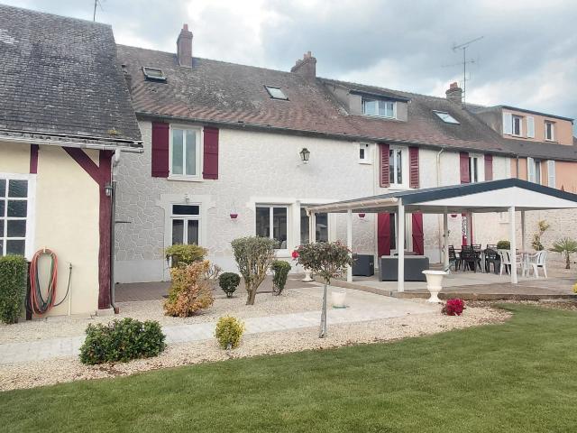 Maison 11 pièces 240 m²