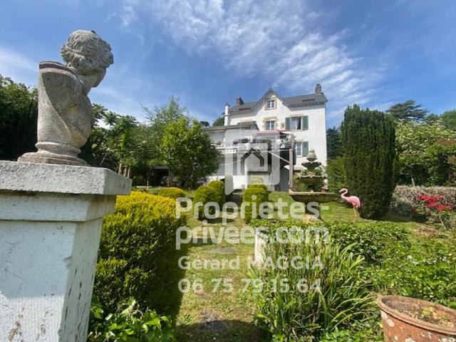 Maison 11 pièces 240 m²