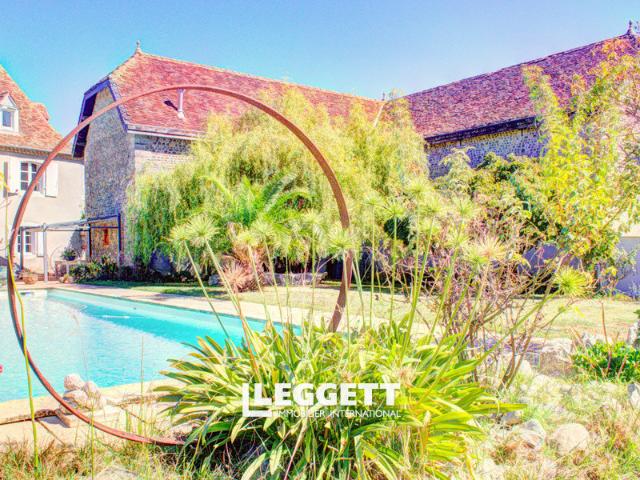 Maison 11 pièces 240 m²
