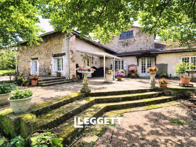 Maison 11 pièces 240 m²