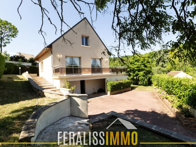 Maison 11 pièces 240 m²